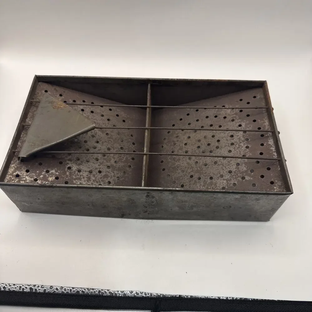 VTG Rectangle CAMP-A-TOASTER Steel Camping Toast Fishing Cabin Tools 1960's